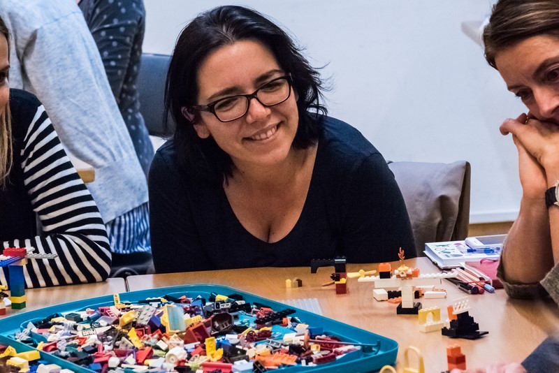 Sérieusement Ludique - LEGO SERIOUS PLAY information sharing creativity highly engaged teams big-picture perspective